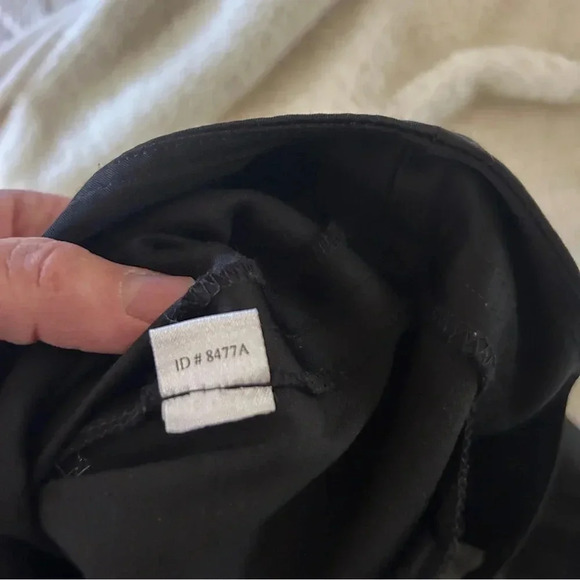 EUC Ann Taylor LOFT black “Marisa” pants. Straight leg. 9” rise. Flat front.Sz 6 - Picture 10 of 12